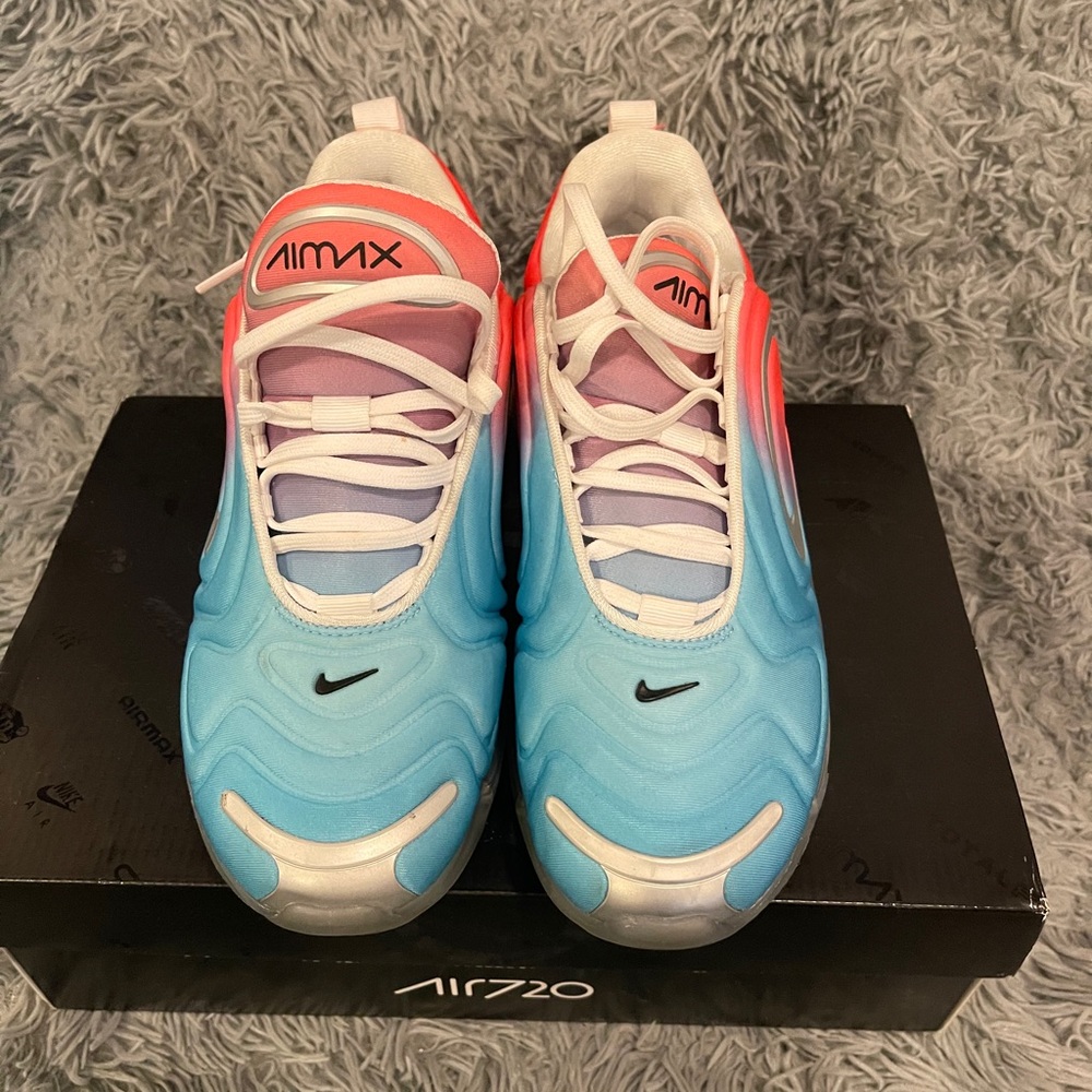 Nike Air Max 720 (W)